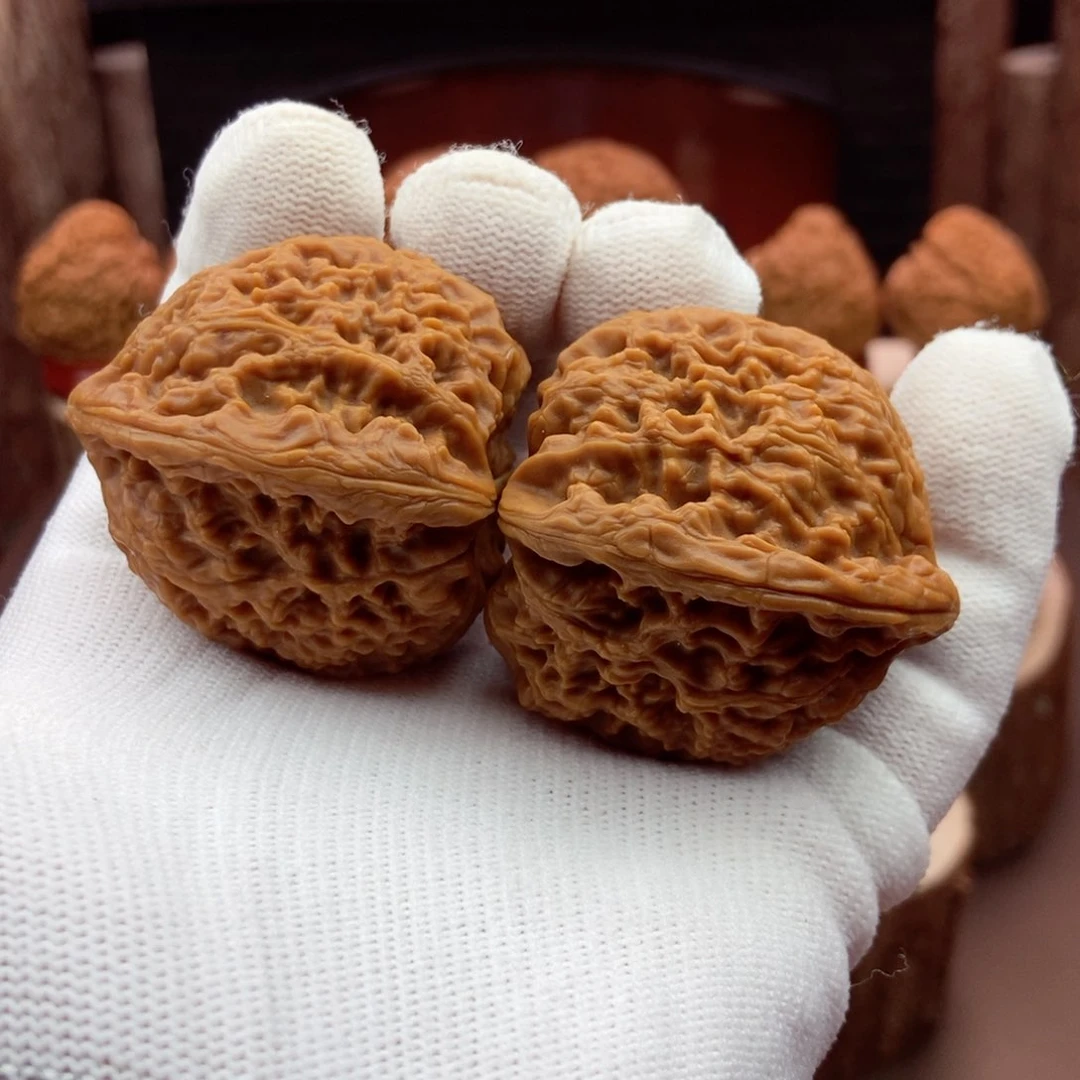 文玩核桃把件三角高炮40.2.41.41.5.44.2克