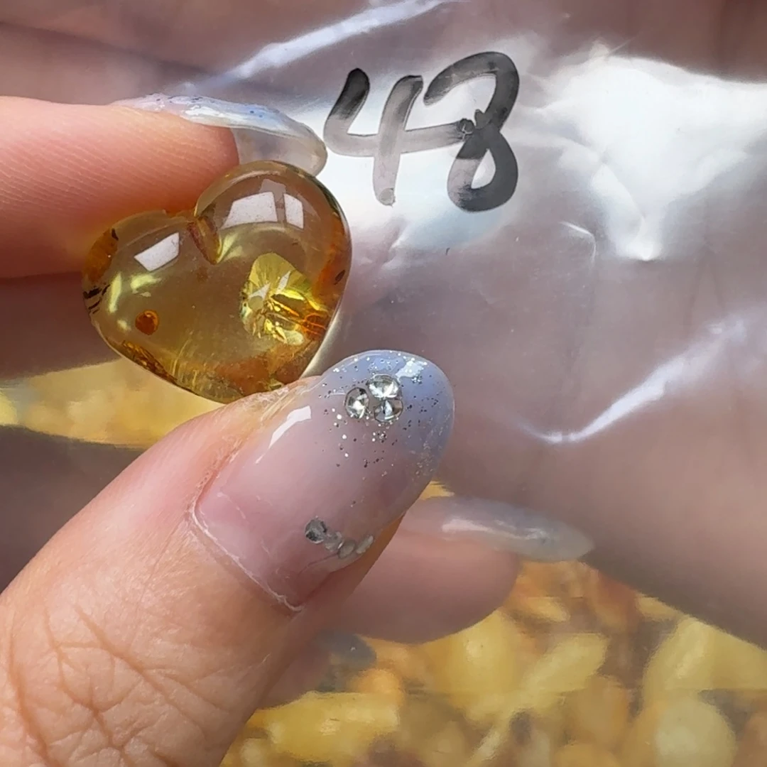 琥珀未镶嵌珠宝奇石