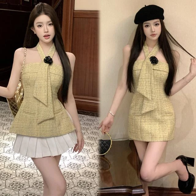 小个子洋气套装裙女2025夏新款时尚设计师挂脖侧开叉上衣百褶短裙