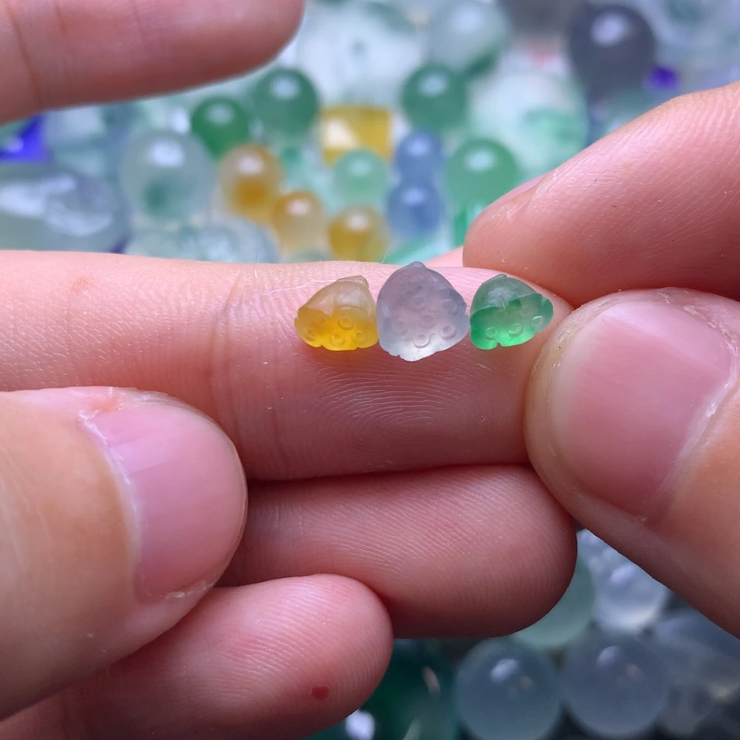 定制翡翠未镶嵌挂件