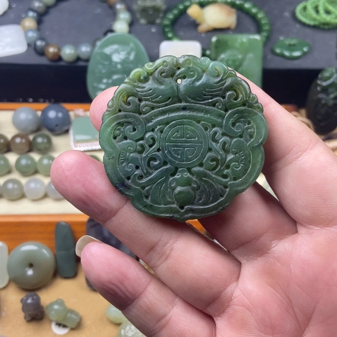 和田玉未镶嵌颈饰