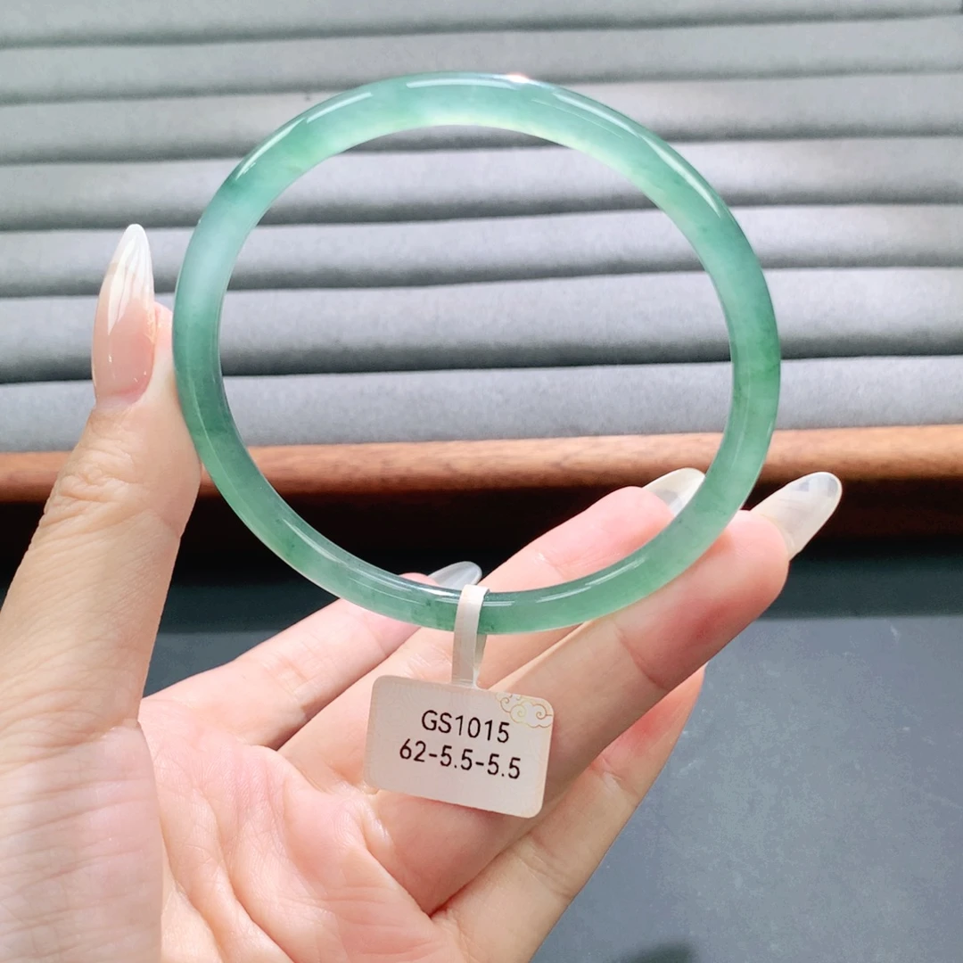 翡翠未镶嵌手镯天然