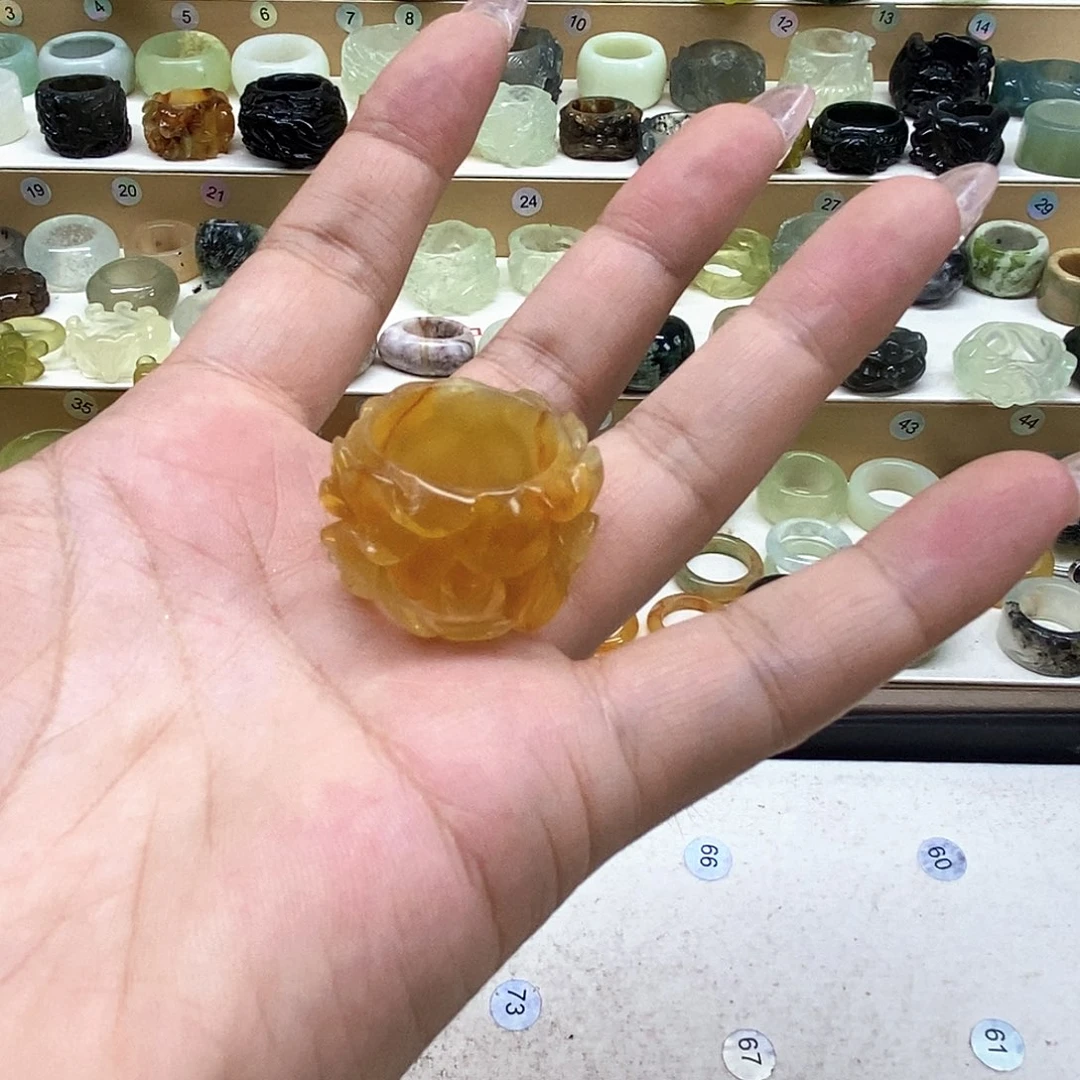 ****狐未镶嵌岫玉天然玉石戒指