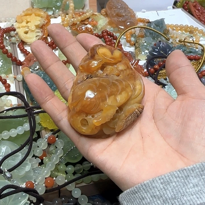 未镶嵌蛇纹石玉吊坠穿****期