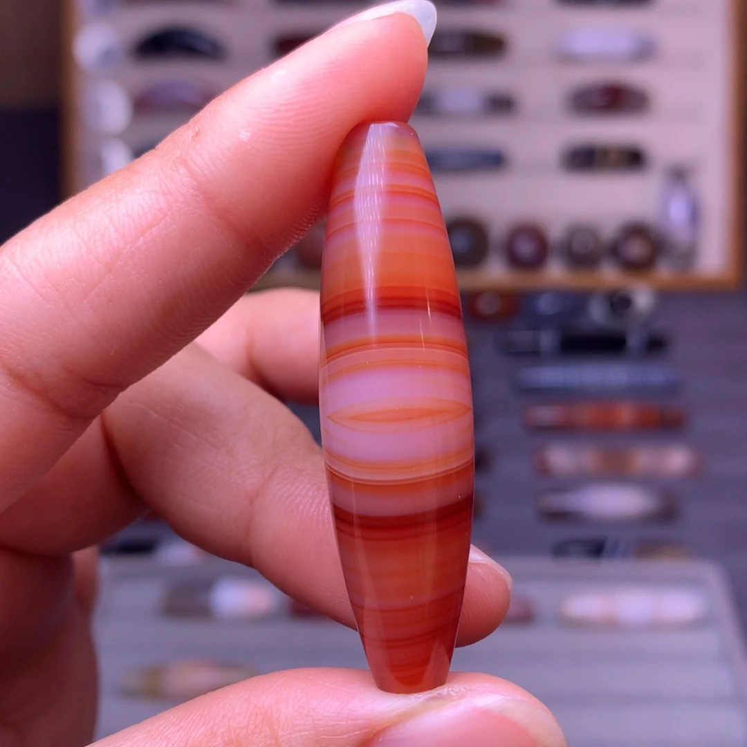 憬***：未镶嵌玛瑙/玉髓珠宝奇石