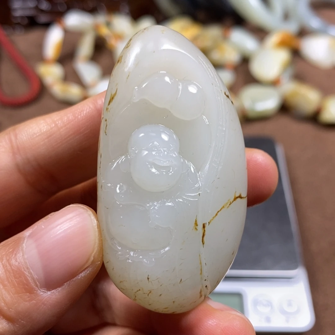 和田玉未镶嵌把件