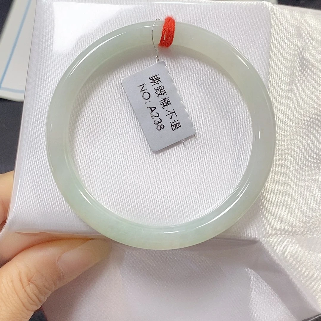 翡翠未镶嵌手镯手镯