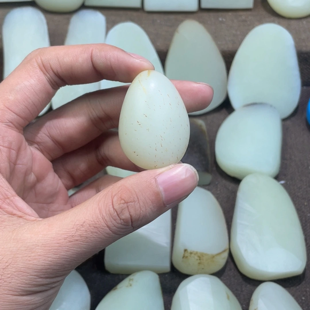 陈***生定制和田玉未镶嵌和田玉