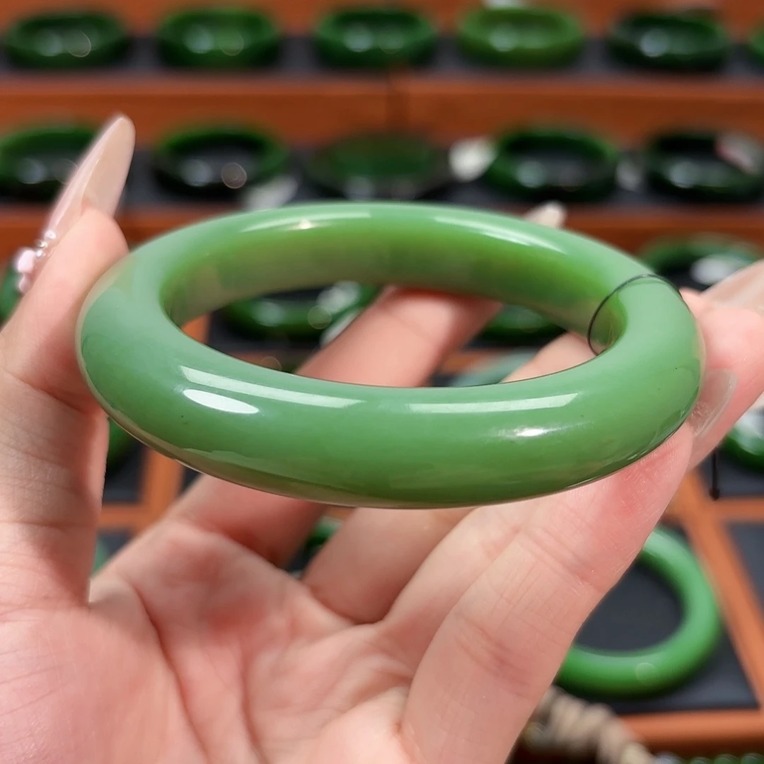 和田玉未镶嵌手镯57圈