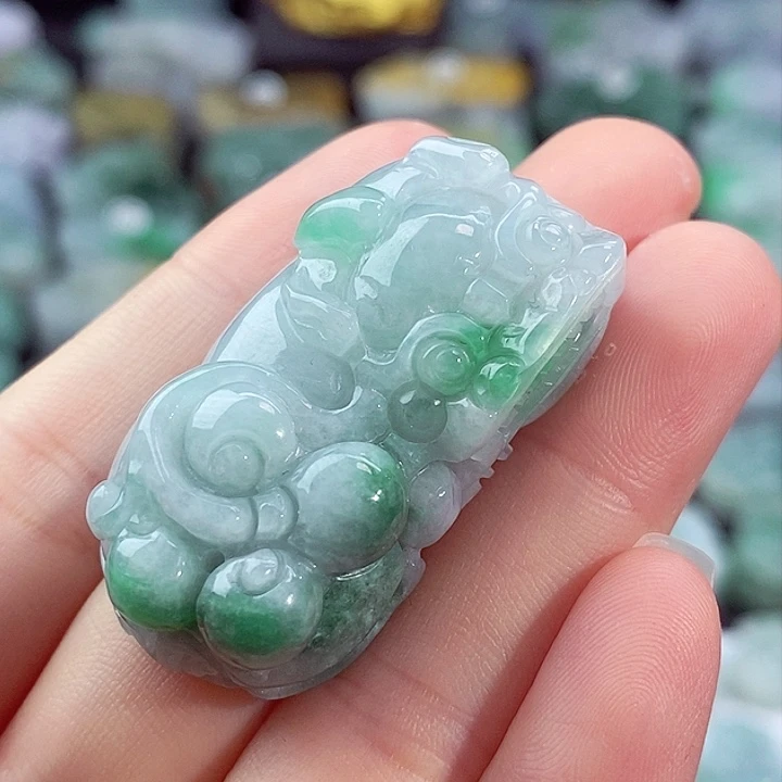 颈饰未镶嵌翡翠天然