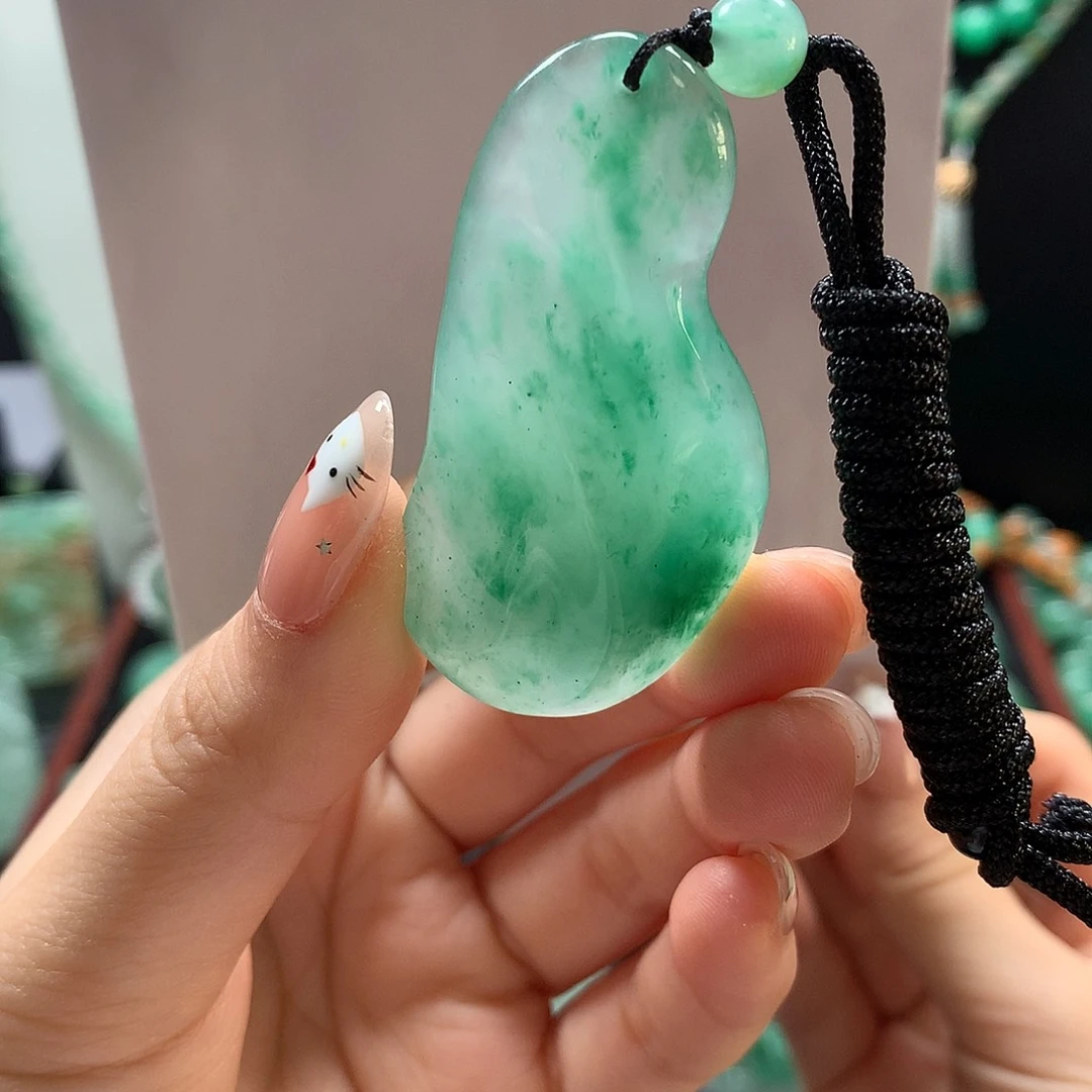 石英质玉未镶嵌吊坠