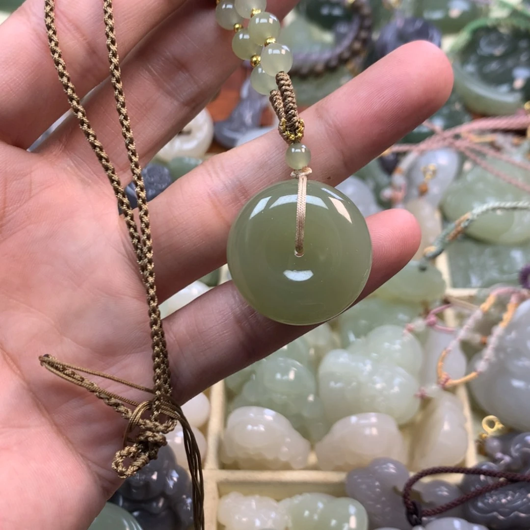 【闪购商品】颈饰未镶嵌和田玉