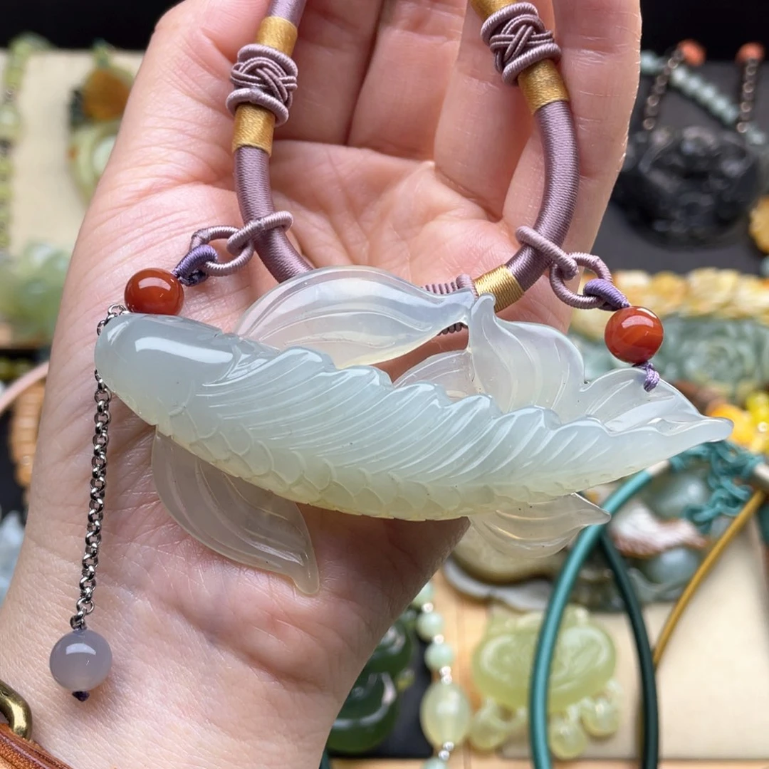 蛇纹石玉颈饰未镶嵌