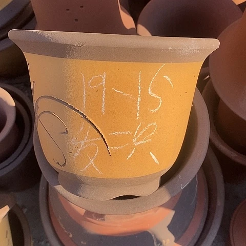 紫砂中国宜兴紫砂花盆＂