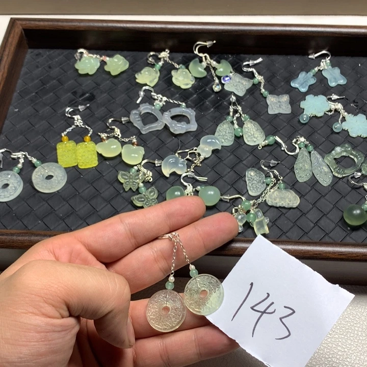 用***8蛇纹石玉合金耳钉