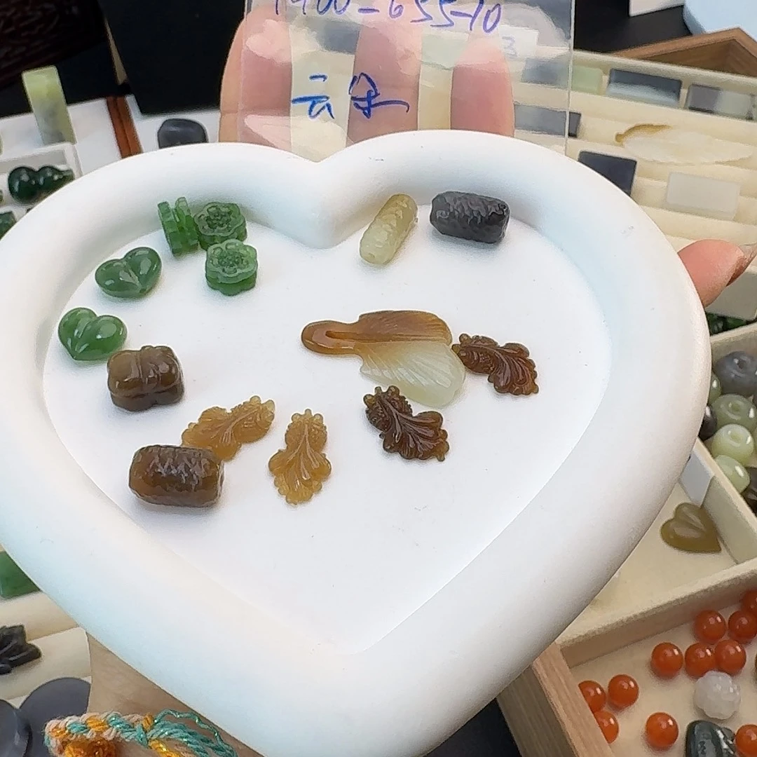 *****和田玉未镶嵌珠宝半成品