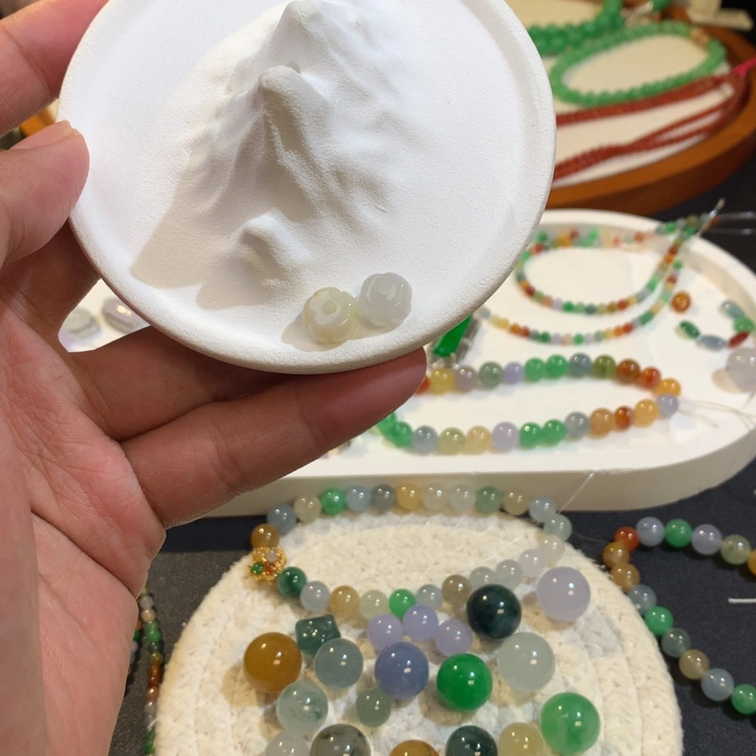 翡翠散珠两颗开播福利