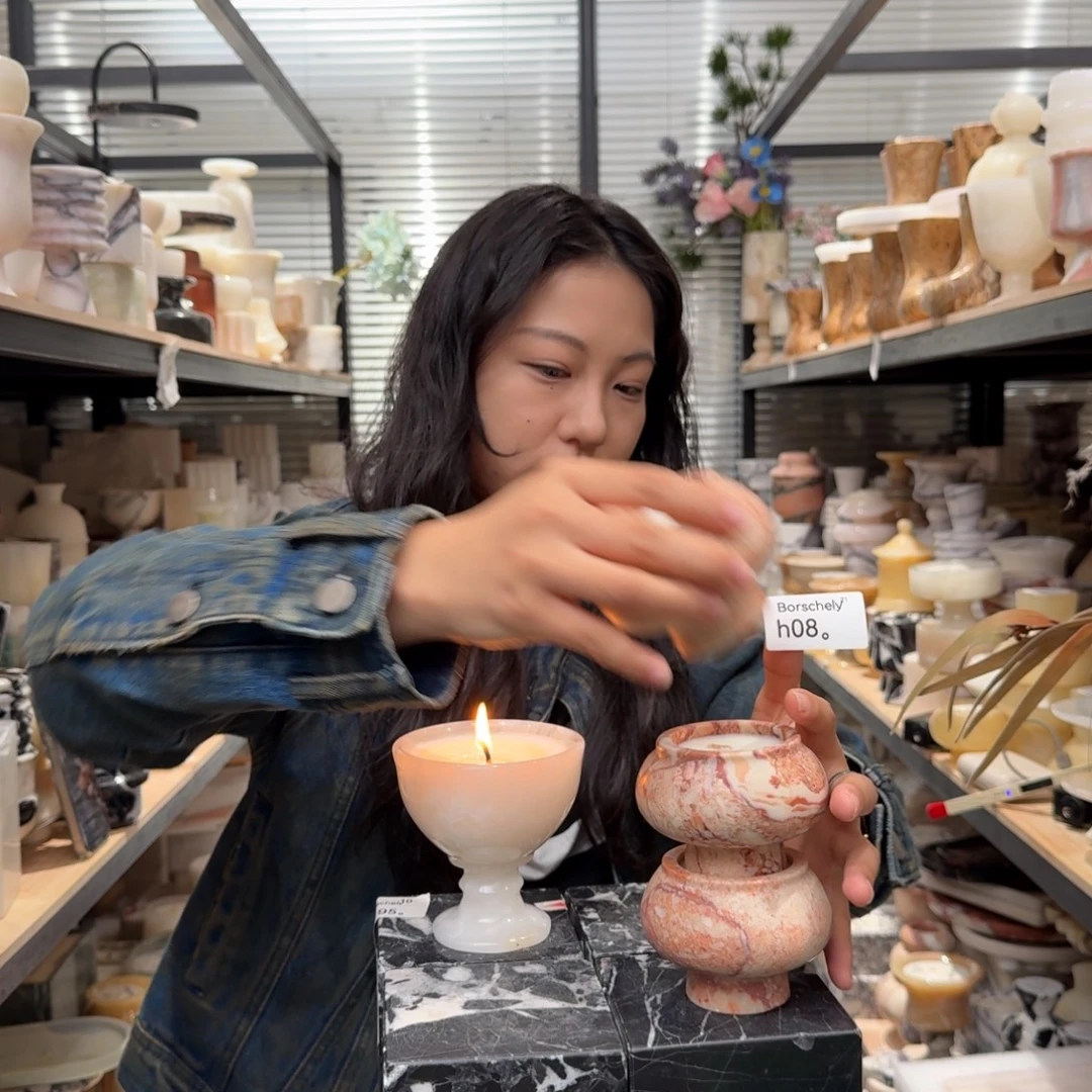 大理石随机鱼肚红小蘑菇。带薪。