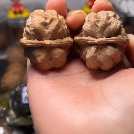 蛤蟆红皮老树核桃核桃