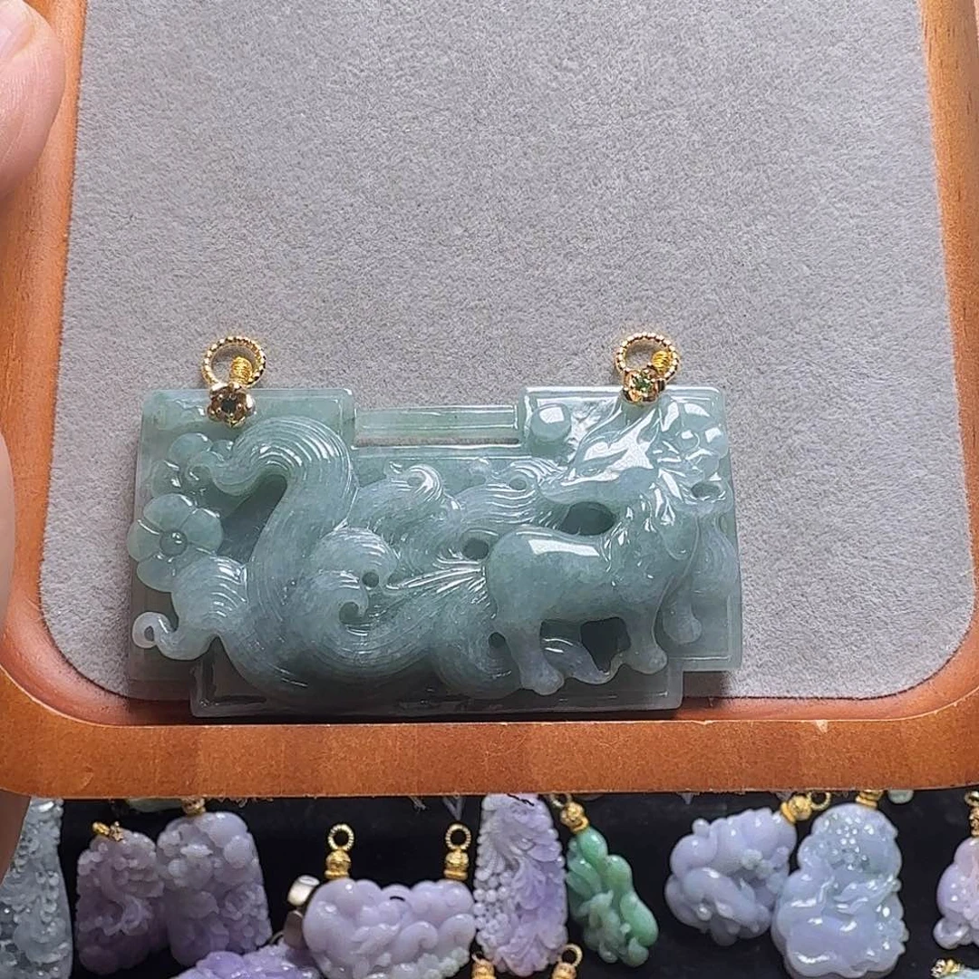 吊坠(赠链)未镶嵌翡翠