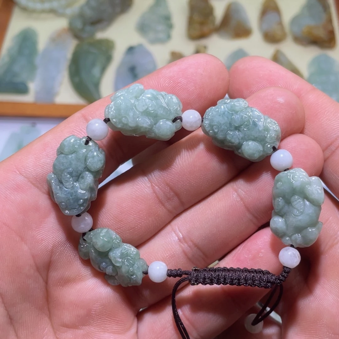 翡翠颈饰未镶嵌手绳