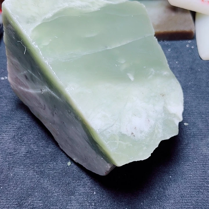 和田玉（糖玉）未镶嵌珠宝奇石