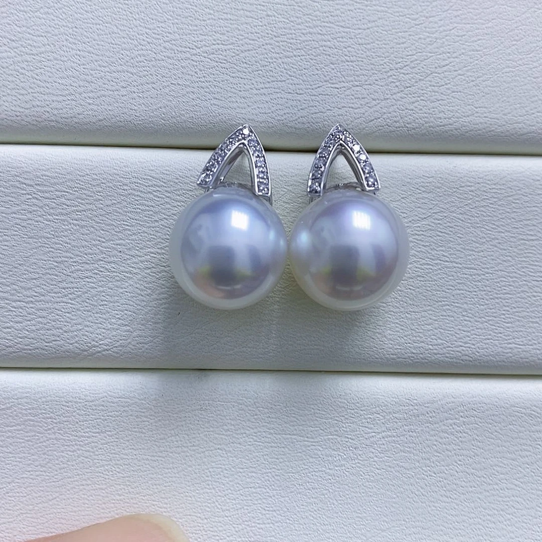 18K金镶嵌海水珍珠耳饰澳白