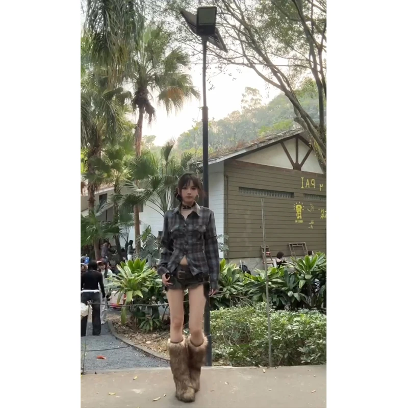 2025秋季新款性感辣妹绑带露背衬衫女复古纯欲格纹上衣休闲短裤