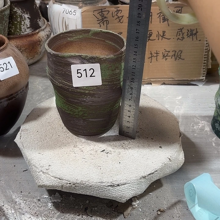 陶摆件高14.5，口9到10，有孔，513