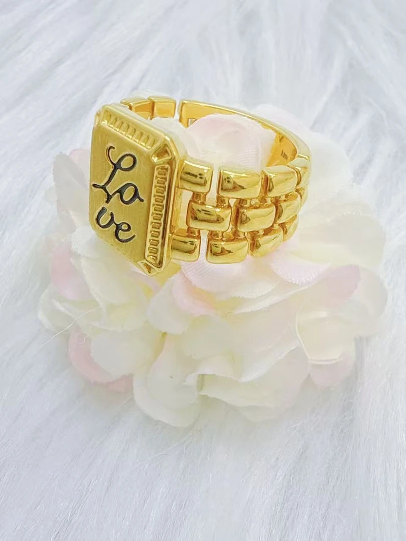 金灵王时尚黄金足金5D无氰工艺固口字母戒轻奢精美气质