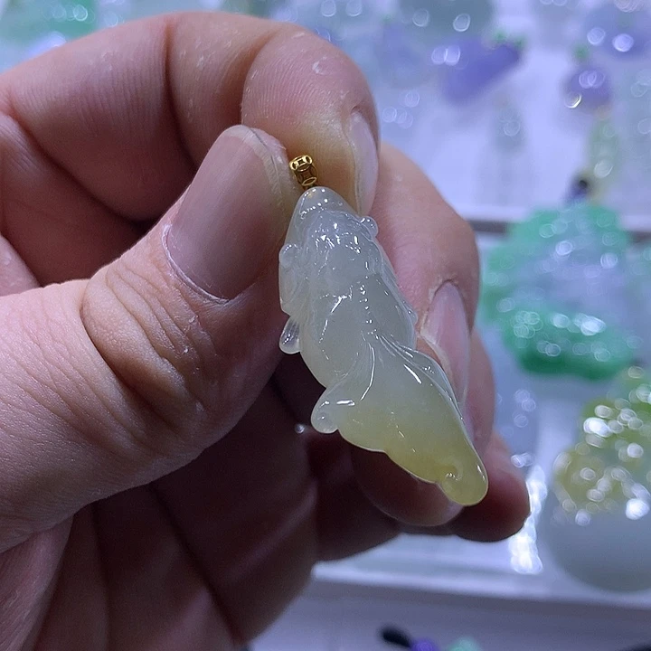 翡翠18K金镶嵌颈饰天然翡翠A货吊坠