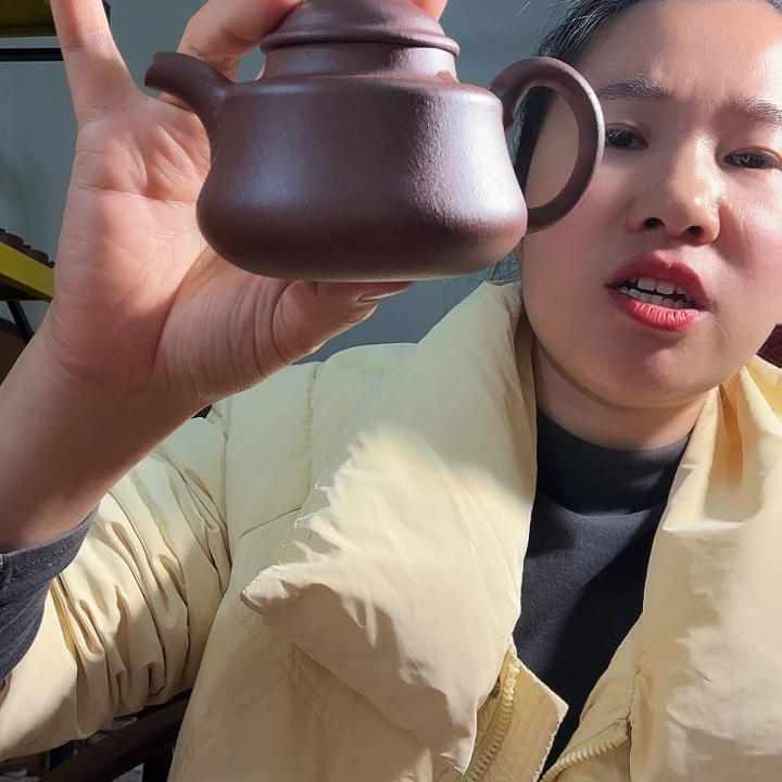 紫砂茶壶紫泥底槽青竹顶壶150cc