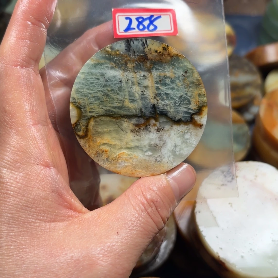 K***o蛇纹石玉未镶嵌珠宝半成品