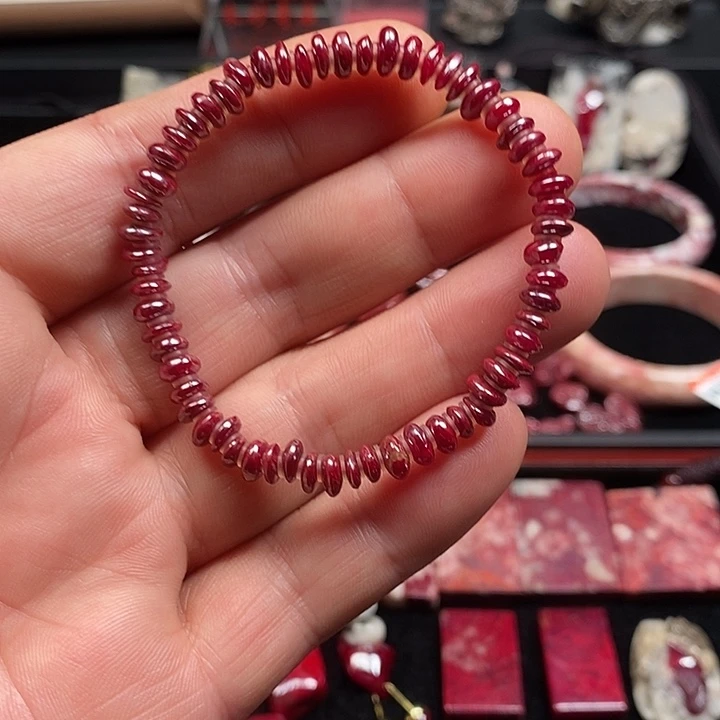 天然辰砂天然朱砂原矿算盘珠