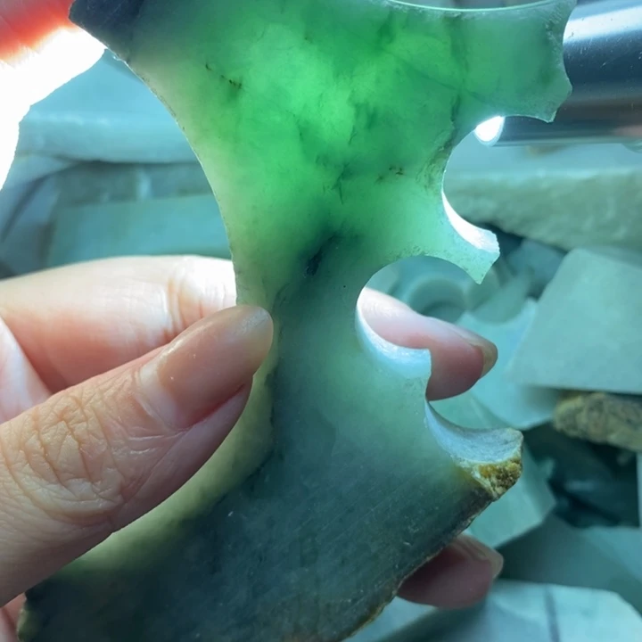 翡翠未镶嵌颈饰翡翠