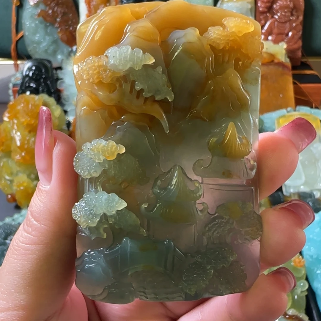 岫玉未镶嵌颈饰山水