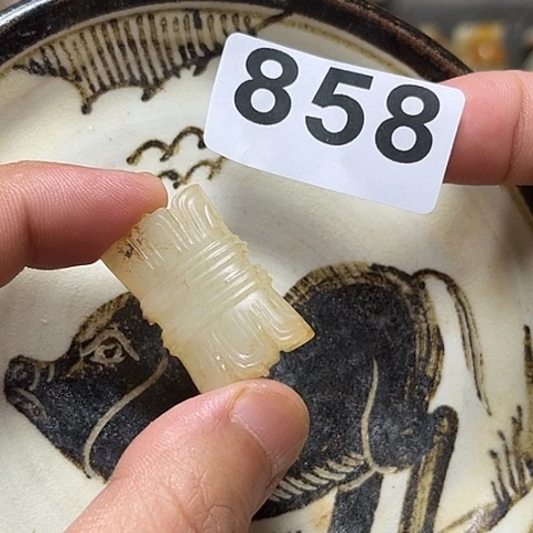 瓷片用****2瓷器制作过程是根据不同种类材料所