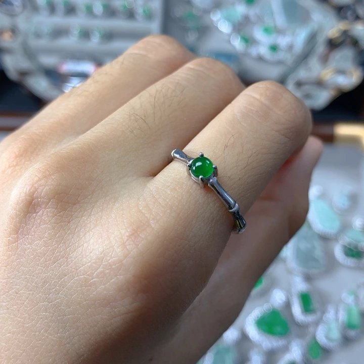 翡翠未镶嵌戒指戒指