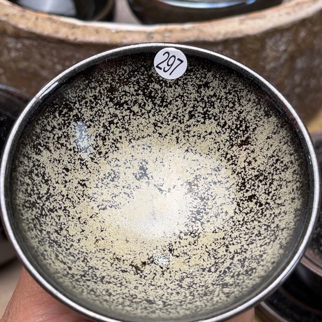 茶盏义兴龙窑坚持真柴烧