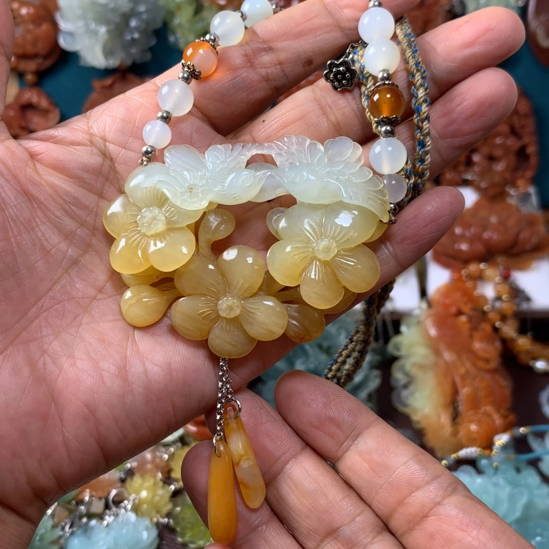 蛇纹石玉未镶嵌挂坠