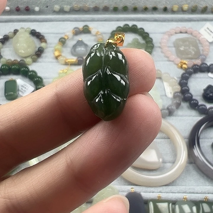 和田玉未镶嵌珠宝半成品
