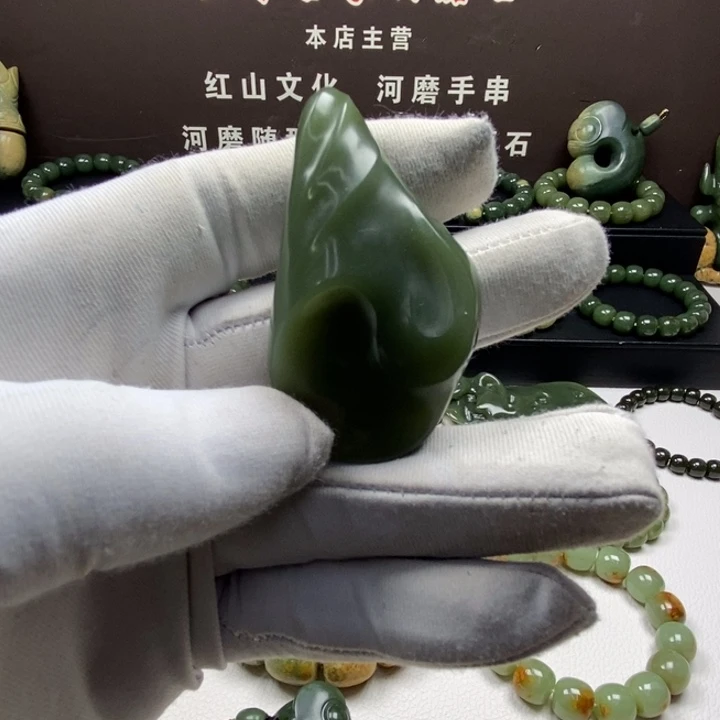 岫岩老玉（透闪石质玉）未镶嵌颈饰