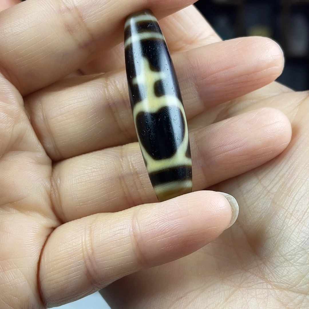 玛瑙/玉髓合金颈饰张魁