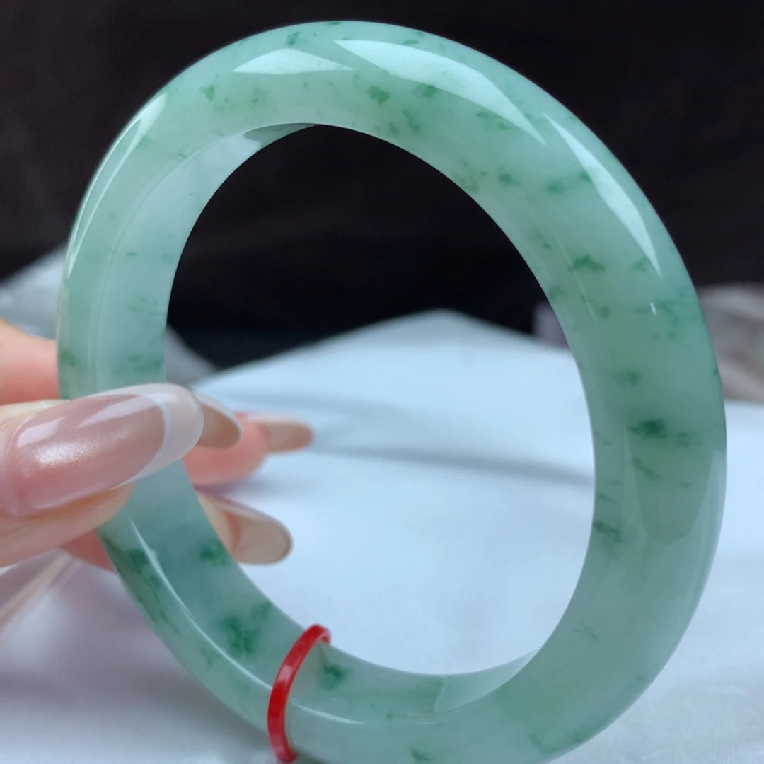 翡翠手镯未镶嵌96777，