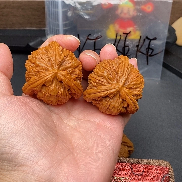 云***板把件文玩核桃白奔