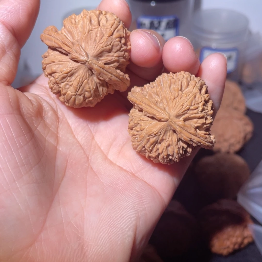 吊坠桃核38尺球白，