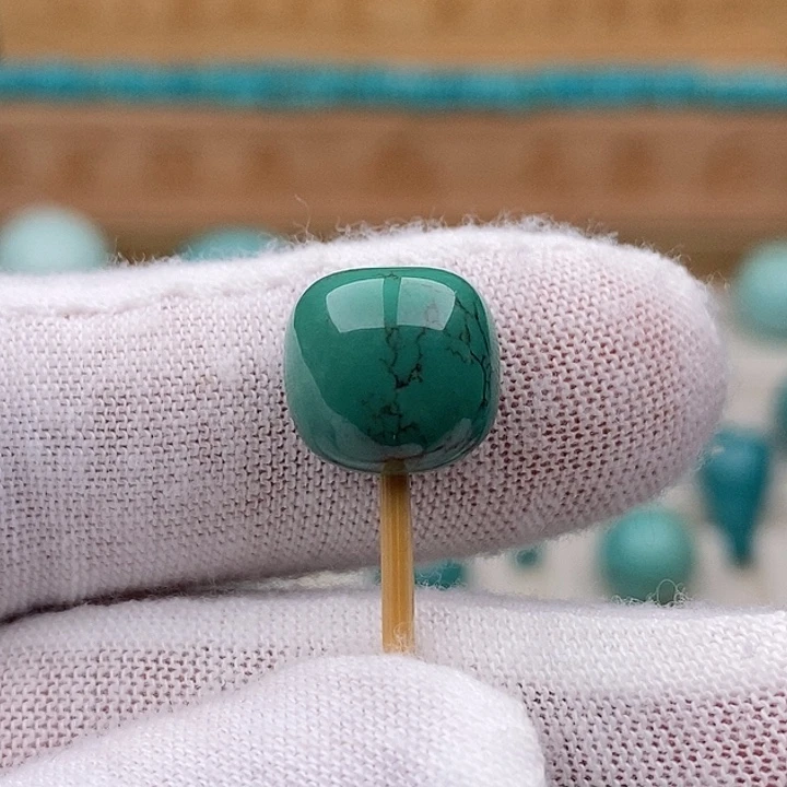 绿松石未镶嵌珠宝奇石11.8