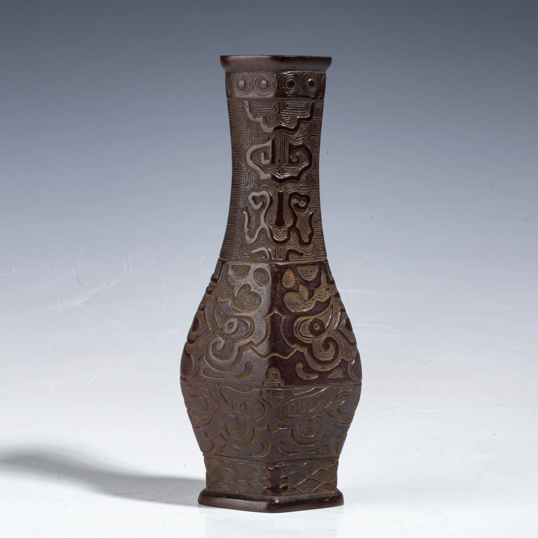 【拍卖-清晚】·铜饕餮纹菱形瓶