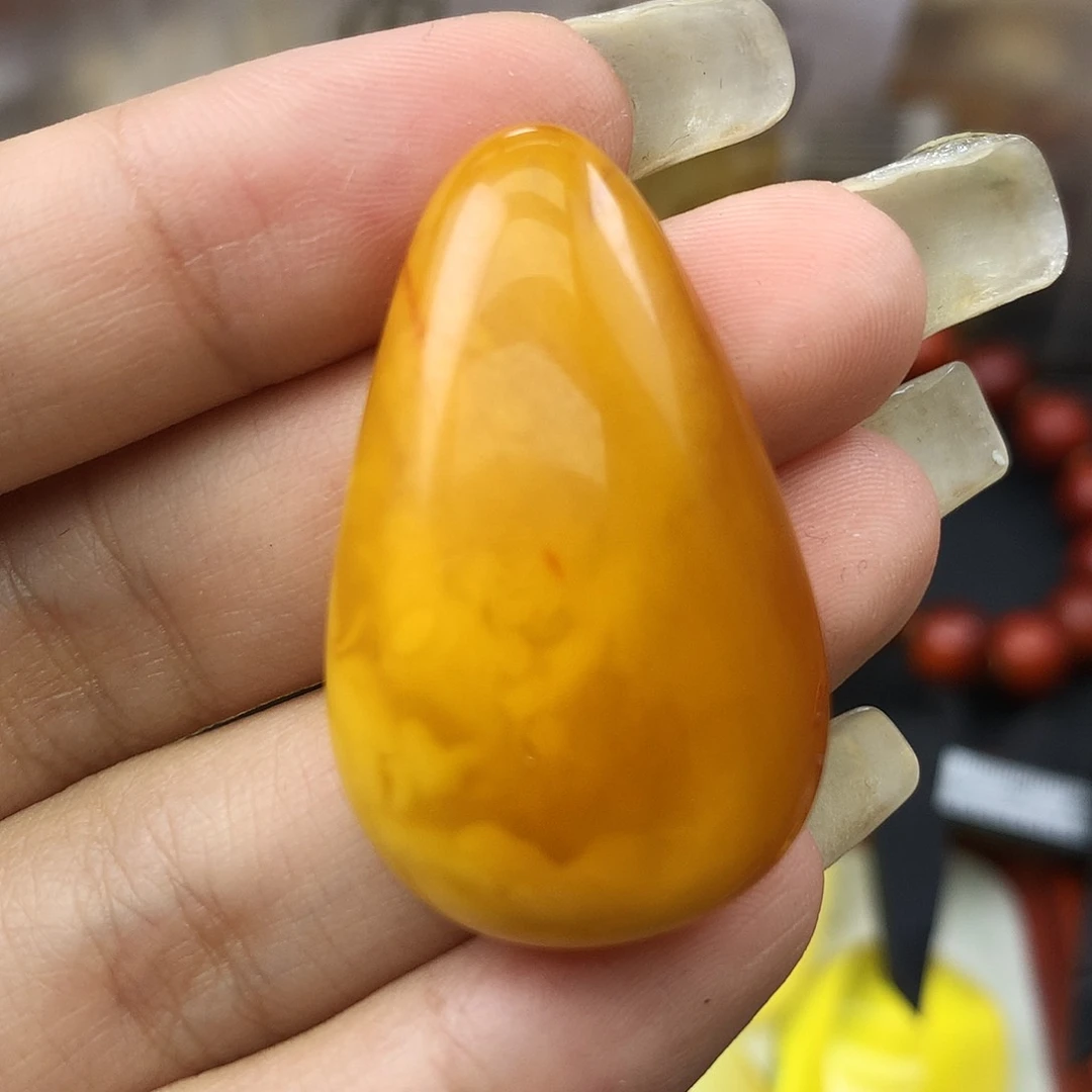 未镶嵌琥珀珠宝奇石