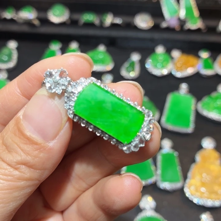 翡翠18K金镶嵌吊坠(不含链)翡翠